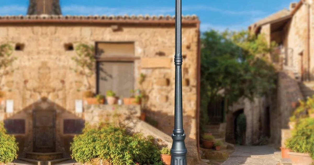 Lampione Alto 238 cm in Vetro e Alluminio Antracite Made in Italy - Scintilla