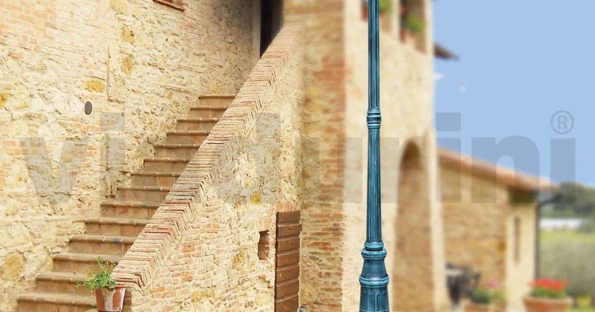 Lampione Alto 242 cm in Acrilico e Alluminio Nero Made in Italy - Trovanero