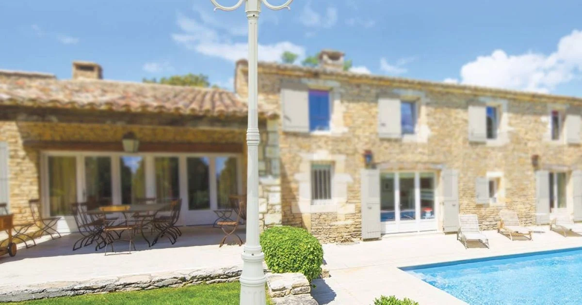 Lampione Alto 270 cm in Acrilico e Alluminio Bianco Made in Italy - Trovabianco