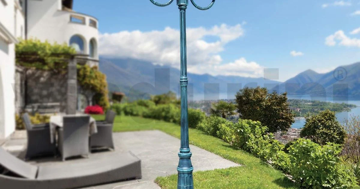 Lampione da Esterno Alto 259 cm in Vetro e Alluminio Pressofuso - Alchimista