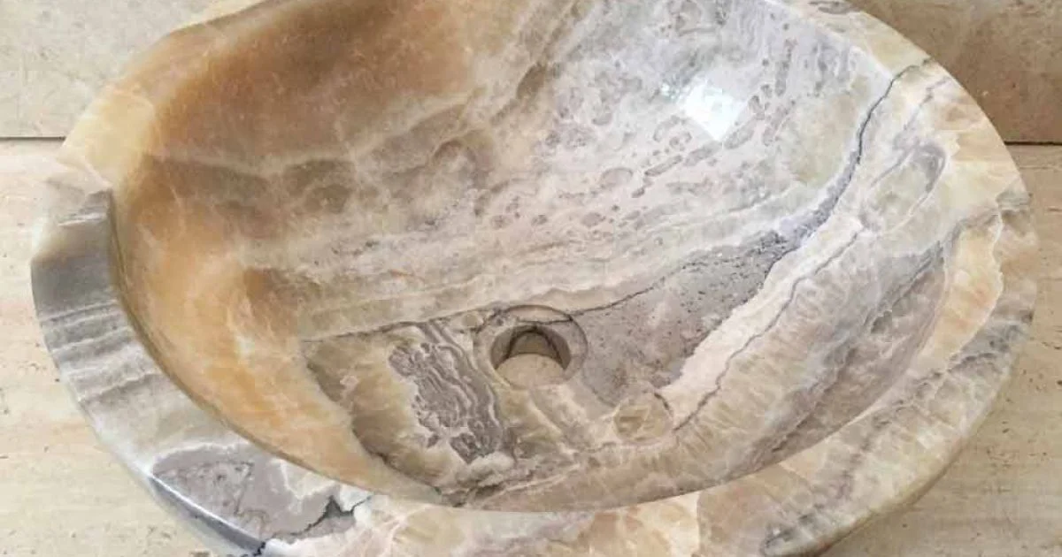 Lavabo bagno da appoggio in pietra onice naturale Ana, fatto a mano
