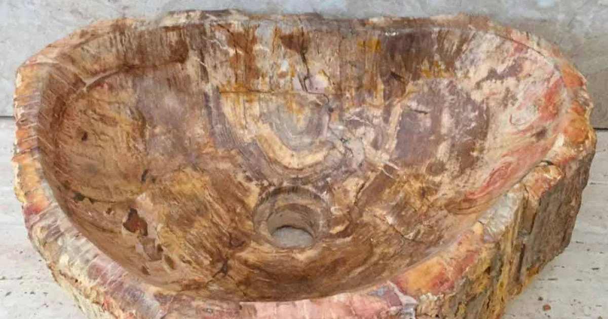 Lavabo bagno in legno fossile da appoggio Star, pezzo unico di design