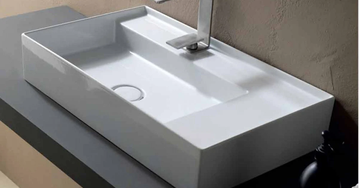Lavabo ceramica da appoggio design moderno made in Italy Sun 65x40 cm