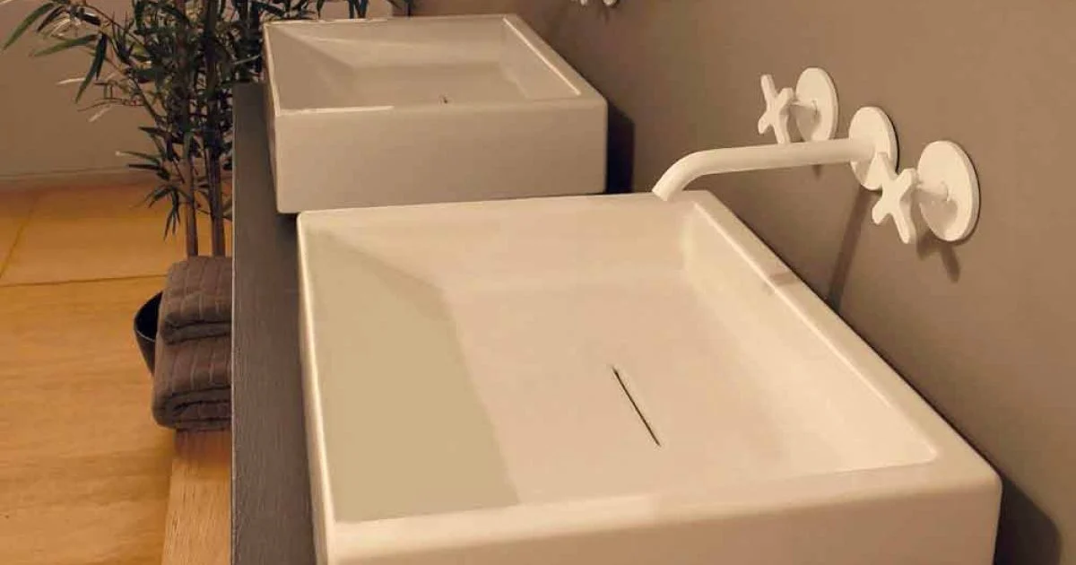 Lavabo da appoggio di design in ceramica rettangolare made Italy Dalia
