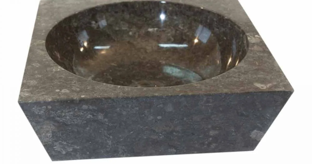 Lavabo da appoggio grigio quadrato in pietra naturale Jiny, di design