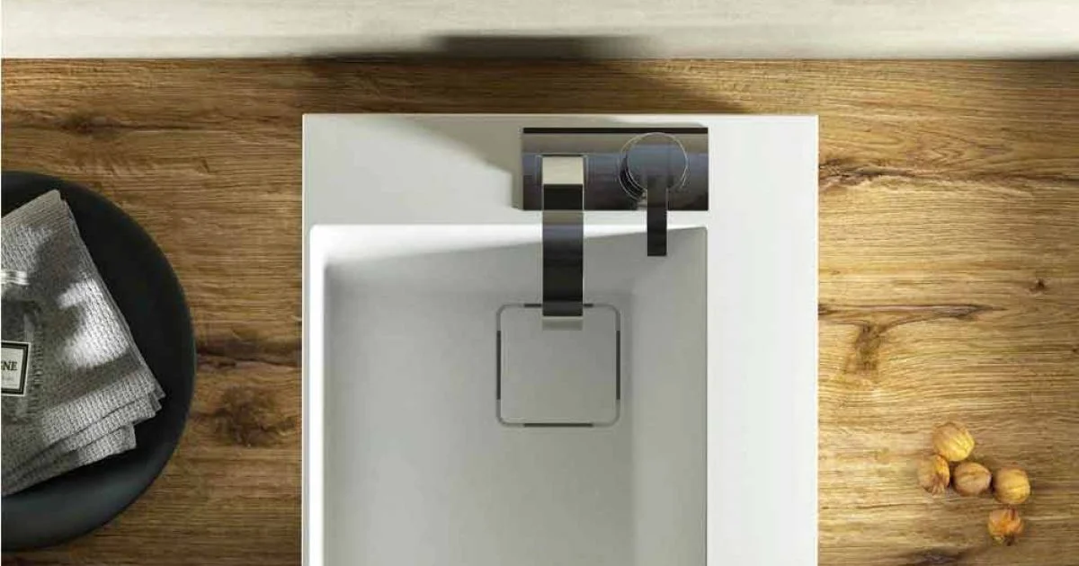 Lavabo da appoggio quadrato di moderno design fatto in Italia, Lavis