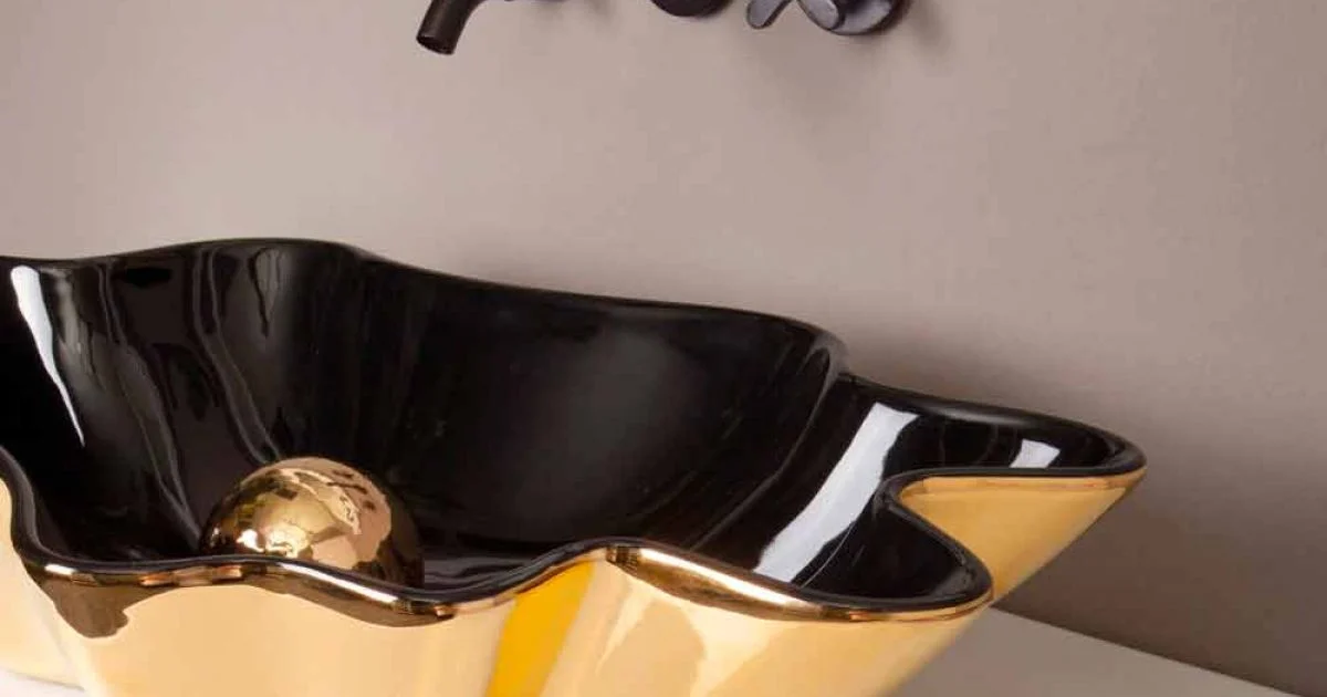 Lavabo di design da appoggio ceramica nero e oro made in Italy Rayan
