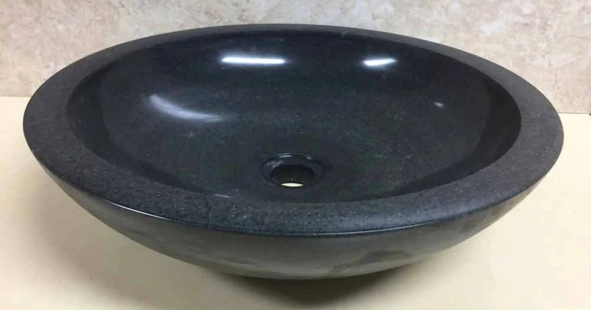 Lavabo per bagno da appoggio di design in pietra naturale nera Ziva