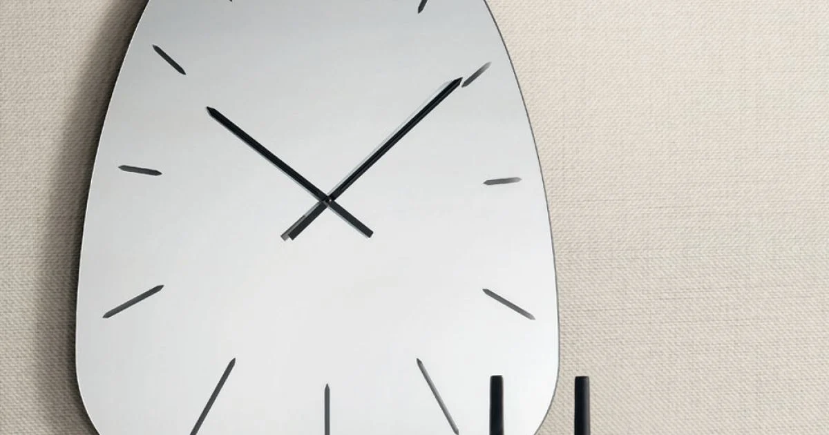 Orologio a Parete in Vetro Specchiato con Incisioni a Laser - Claudia