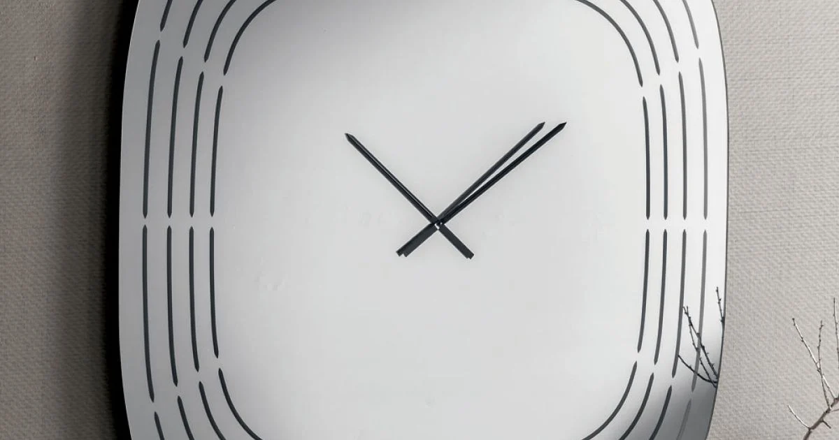 Orologio a Parete in Vetro Spechiato con Incisioni Laser Made in Italy - Cesira