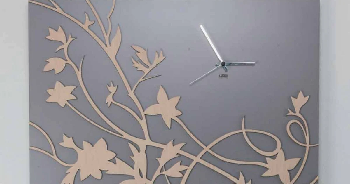 Orologio da Parete Design Rettangolare Moderno Grigio in Legno Decorato - Gallio