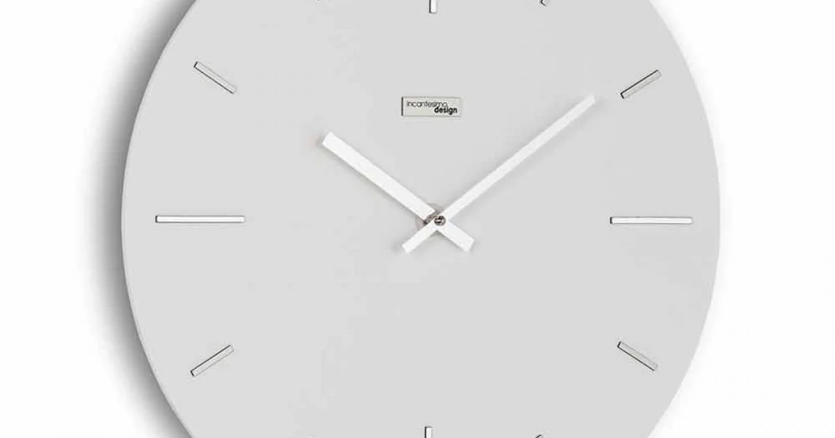 Orologio da parete di design Stratos , disponibile in bianco, grigio o nero