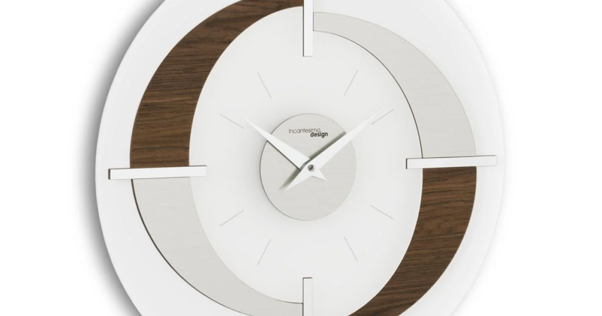 Orologio da parete moderno di design in diverse finiture Giove, fatto in Italia