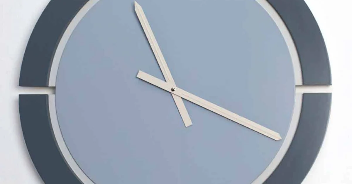 Orologio da Parete Moderno di Design Tondo in Legno Bianco Blu Avio - Savio