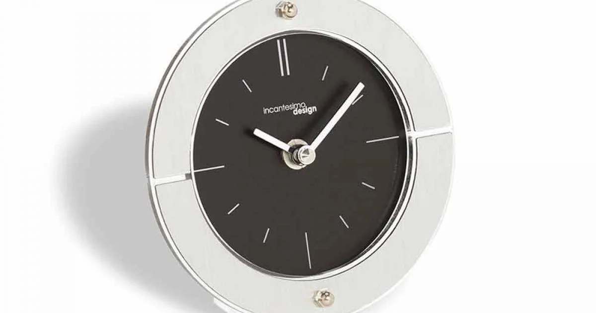 Orologio da tavolo moderno modello Aria, disponibile in diverse colorazioni