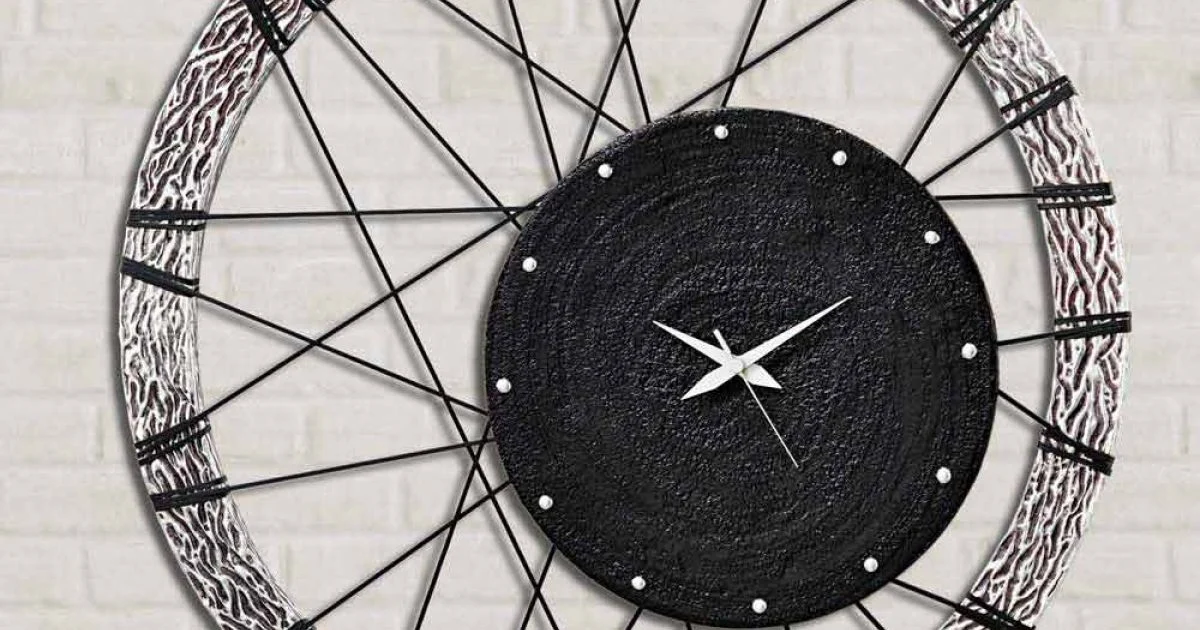 Orologio design moderno da parete Amalfi, decorato a mano in Italia