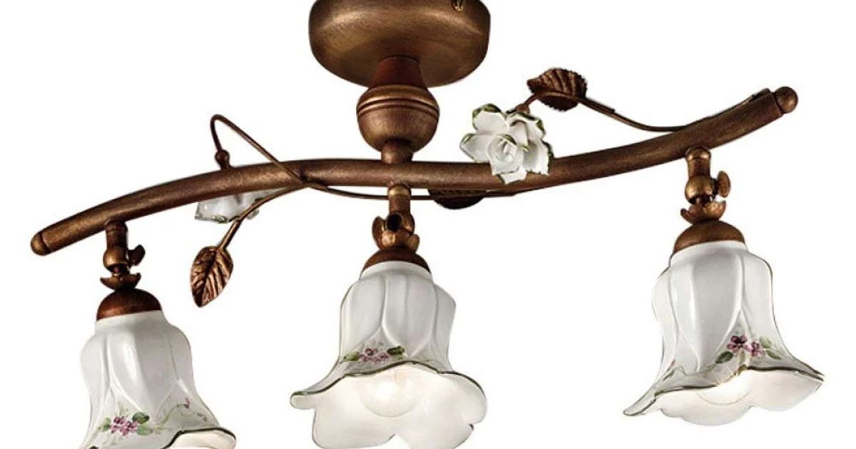 Plafoniera a 3 Luci in Ceramica Artigianale con Rosa di Decoro - Pisa