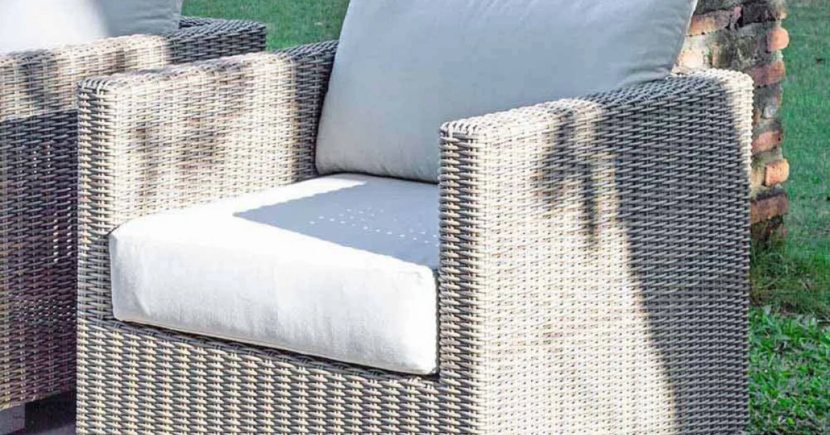 Poltrona da giardino di design intrecciata a mano Elsa