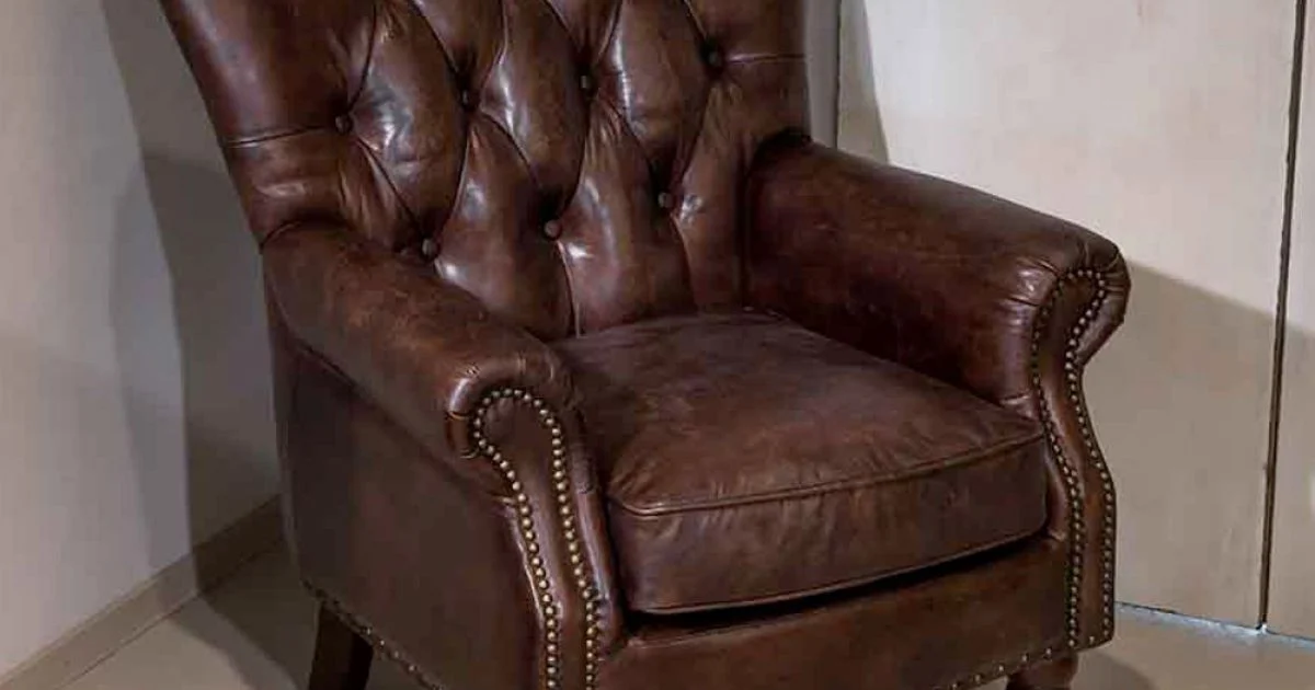 Poltrona da Interno Interamente Realizzata in Cuoio Vintage Effetto Invecchiato - Timbro