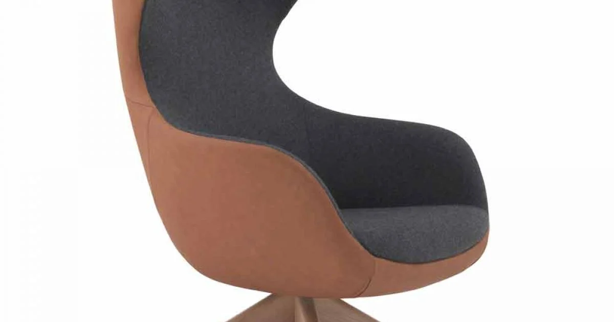Poltrona Girevole in Pelle con Base in Legno Realizzata in Italia - Butterfly