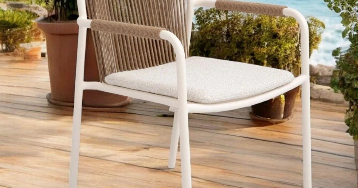 Poltroncina da Esterno Realizzata in Alluminio Beige e Corda Terra - Luxe