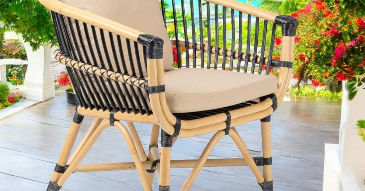 Poltroncina da Giardino in Rattan Naturale con Cuscini Inclusi – Catelyn