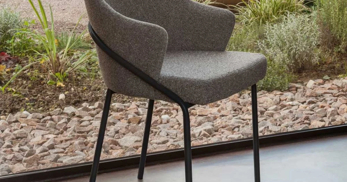 Poltroncina in Metallo e Seduta in Tessuto Riciclato Made in Italy - Salvia