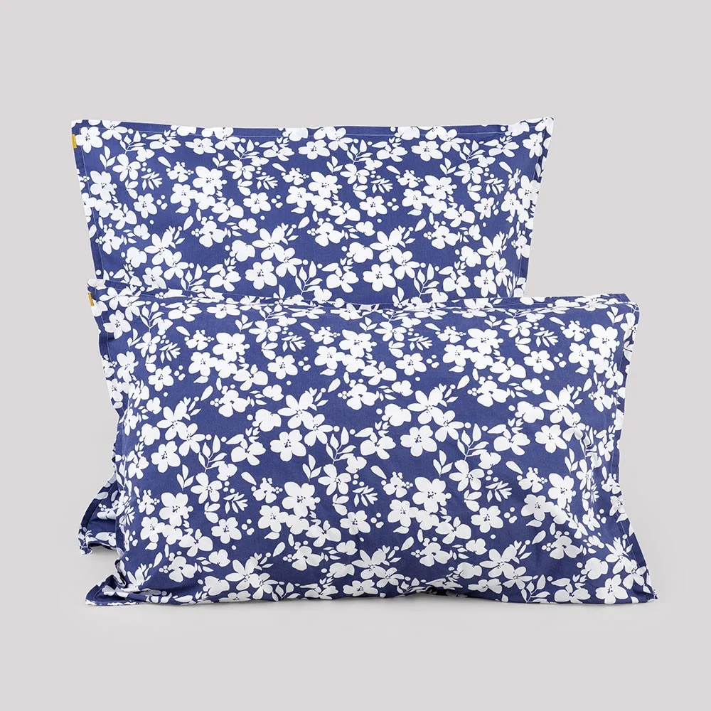 Federa in percalle di cotone con fiori bianchi