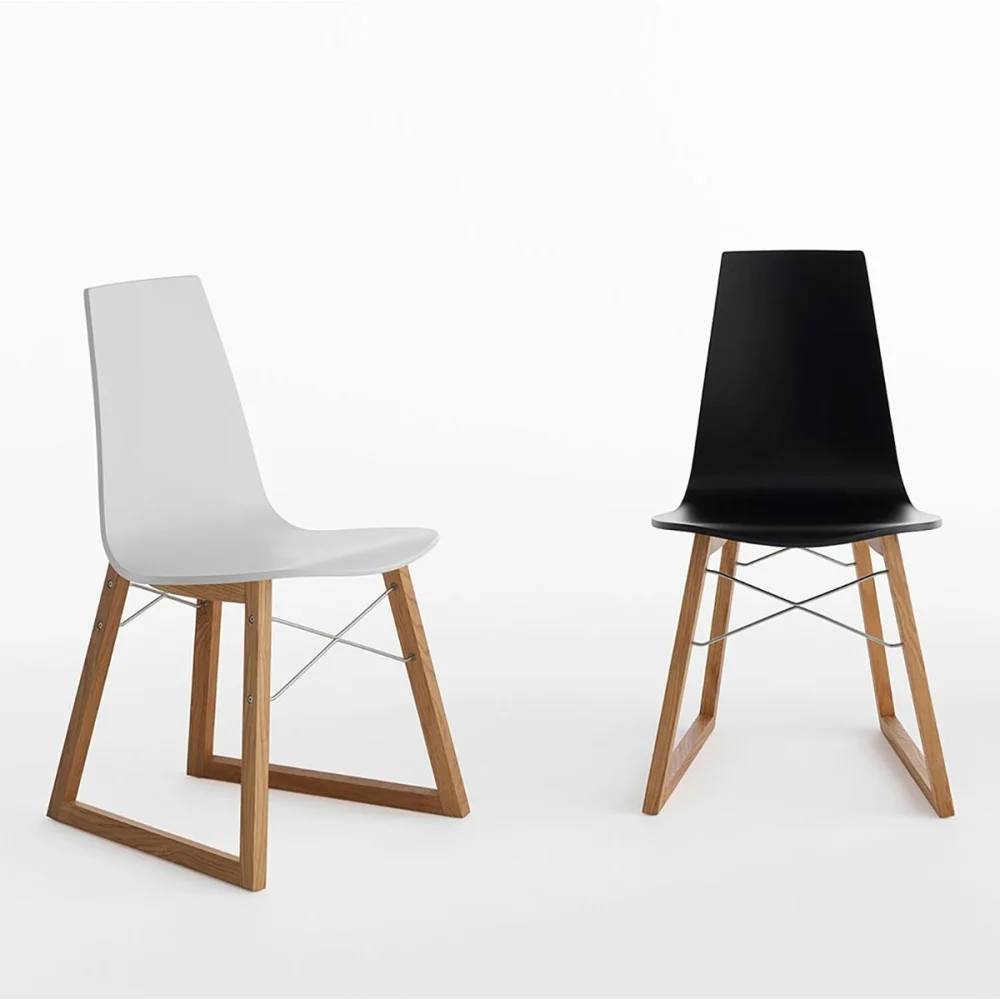 Horm Ray sedia di design realizzata in legno massello e multistrato
