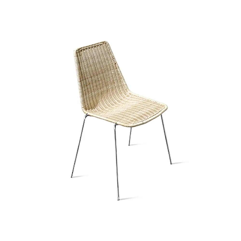 Horm Sin sedia vintage impilabile con struttura in metallo e seduta in midollino naturale