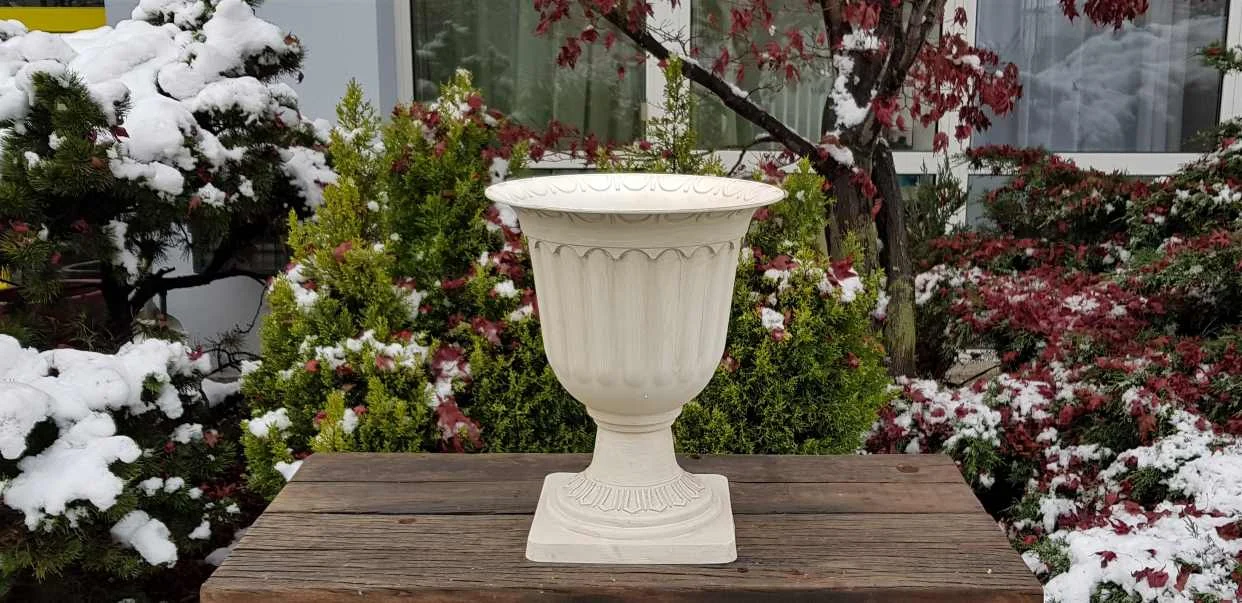 BONTURI CASA HOME DECORATION Urna Poly Classic 30 x H 36 Cm Cream