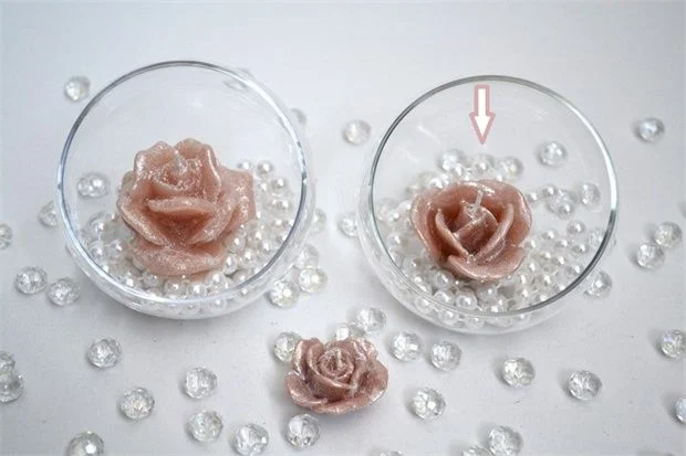 L'Arcolaio Candela forma rosa tre petali - Cera cipria perlata H 3 ,5 D 5 cm