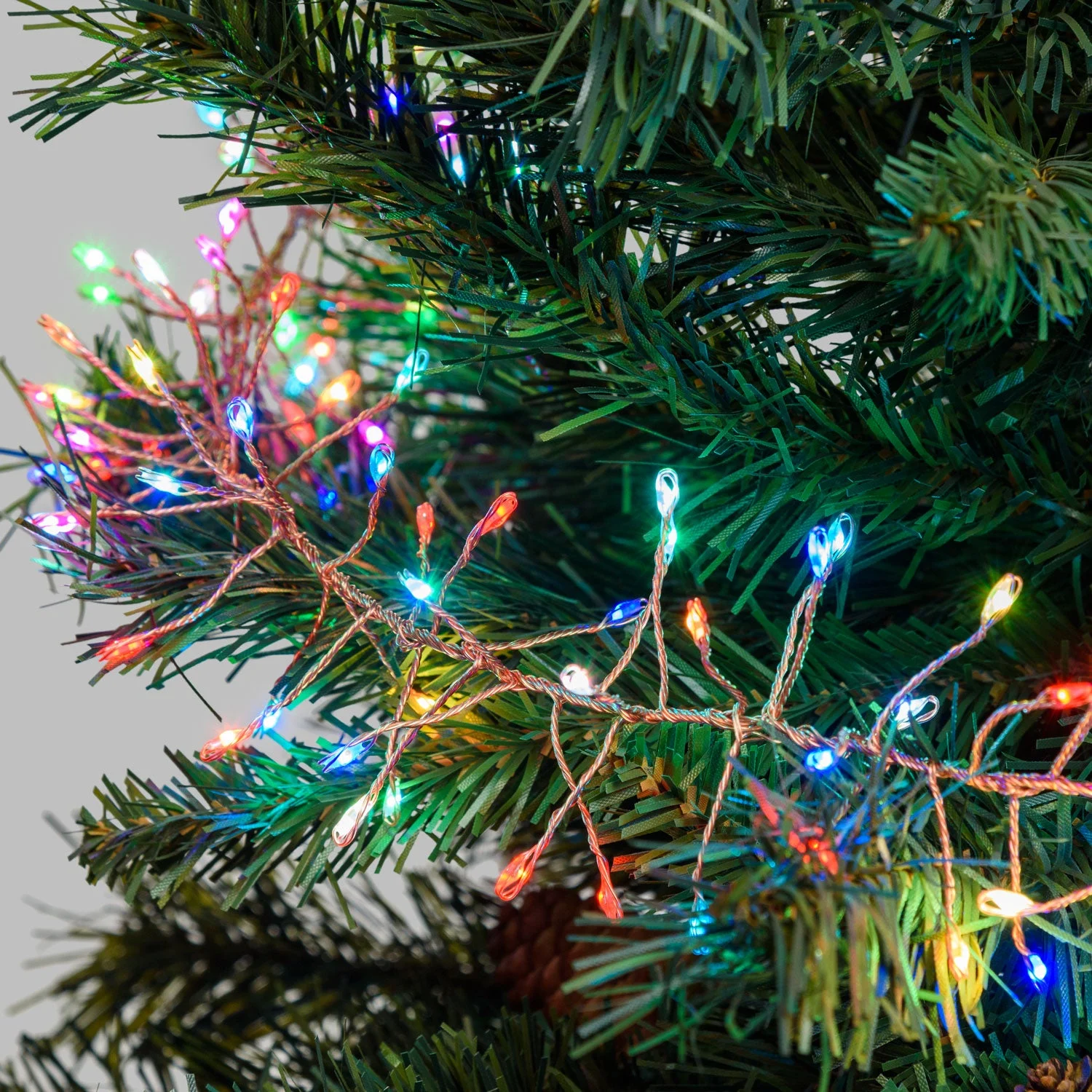 Lotti Catena Natale Festone Cluster 600 Microled D 8 Cm 3 Mt + 4 Mt Cavo Led Multicolor