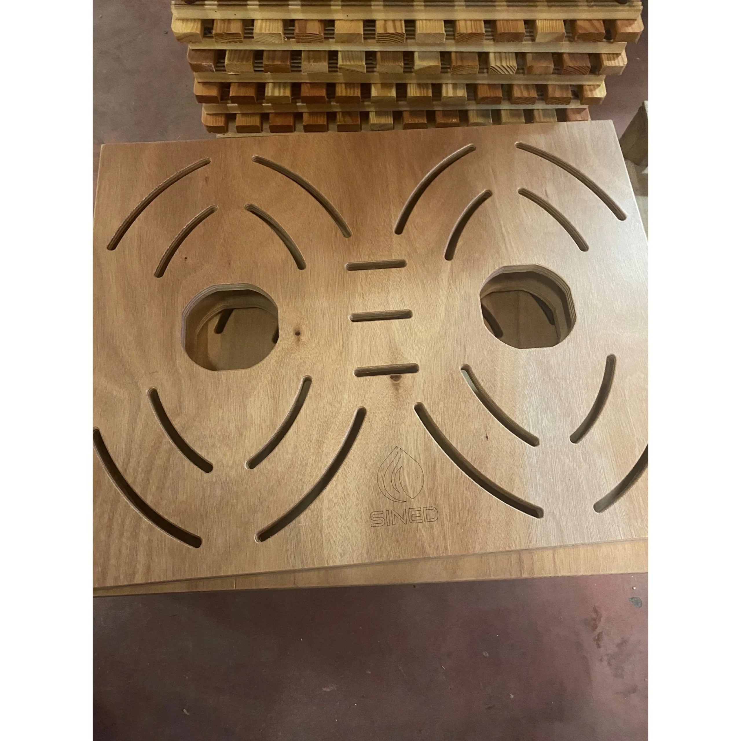 SINED Pedana c Box Doppia Pedana Legno Okume Marino Per Due Docce Inox Con Cbox Marrone