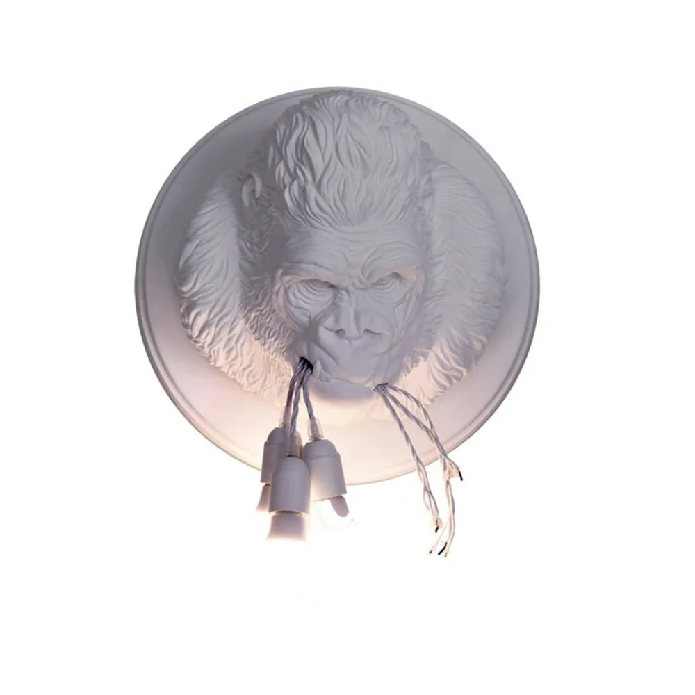 Karman Ugo Rilla lampada da parete realizzato in Italia completamente in ceramica in due diverse finiture