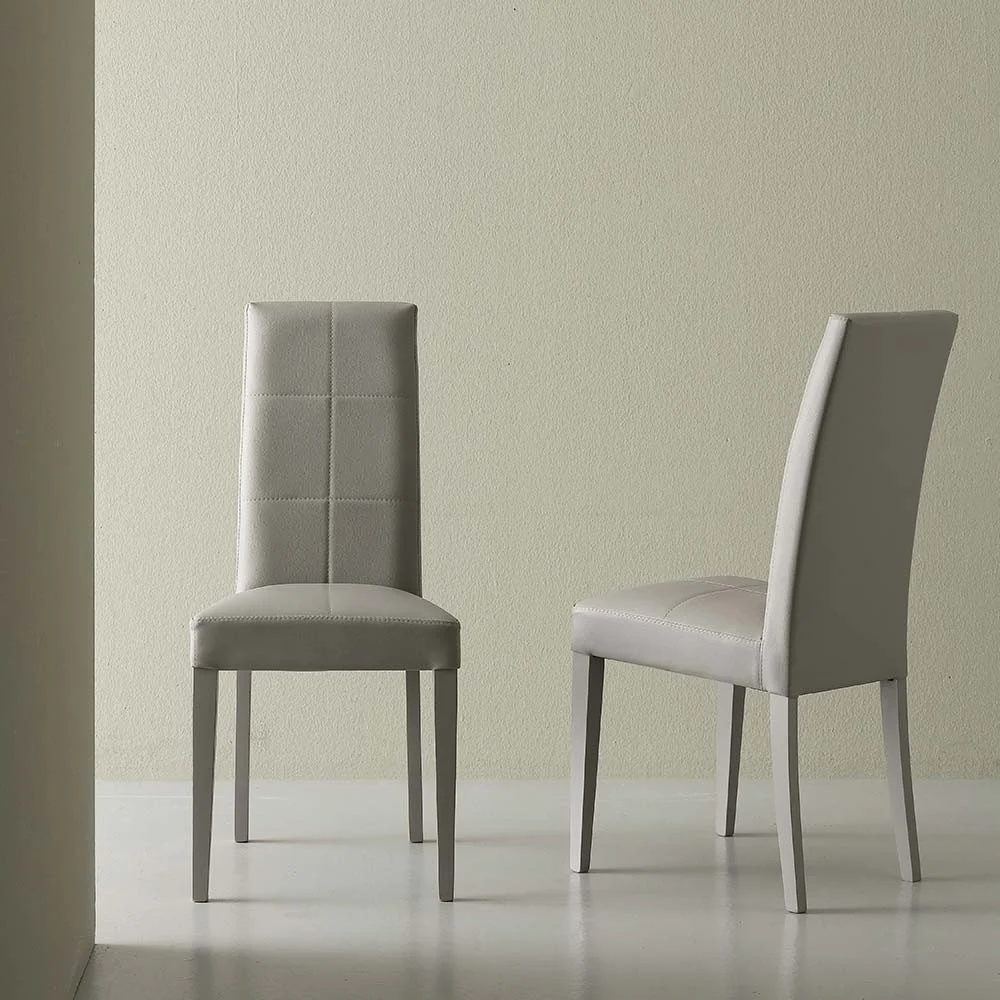Sedia di design Class imbottita in ecopelle – La Seggiola