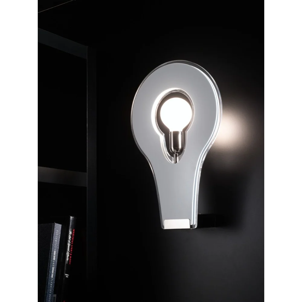 Lampada a parete Flat in metallo cromato e diffusore in PMMA bianco nero o arancione grande o piccolo