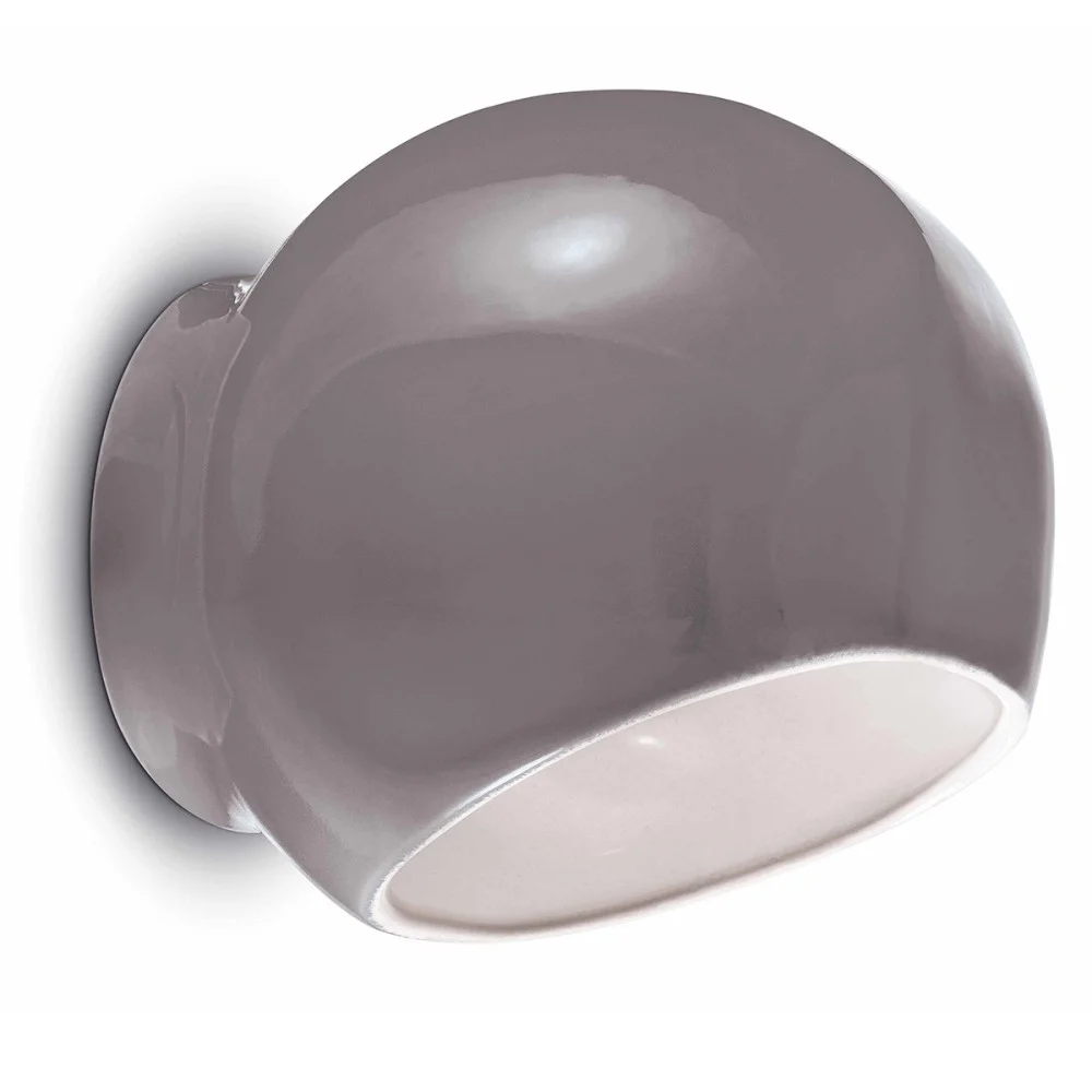 Lampada a parete Ayrton in ceramica realizzata da Ferroluce