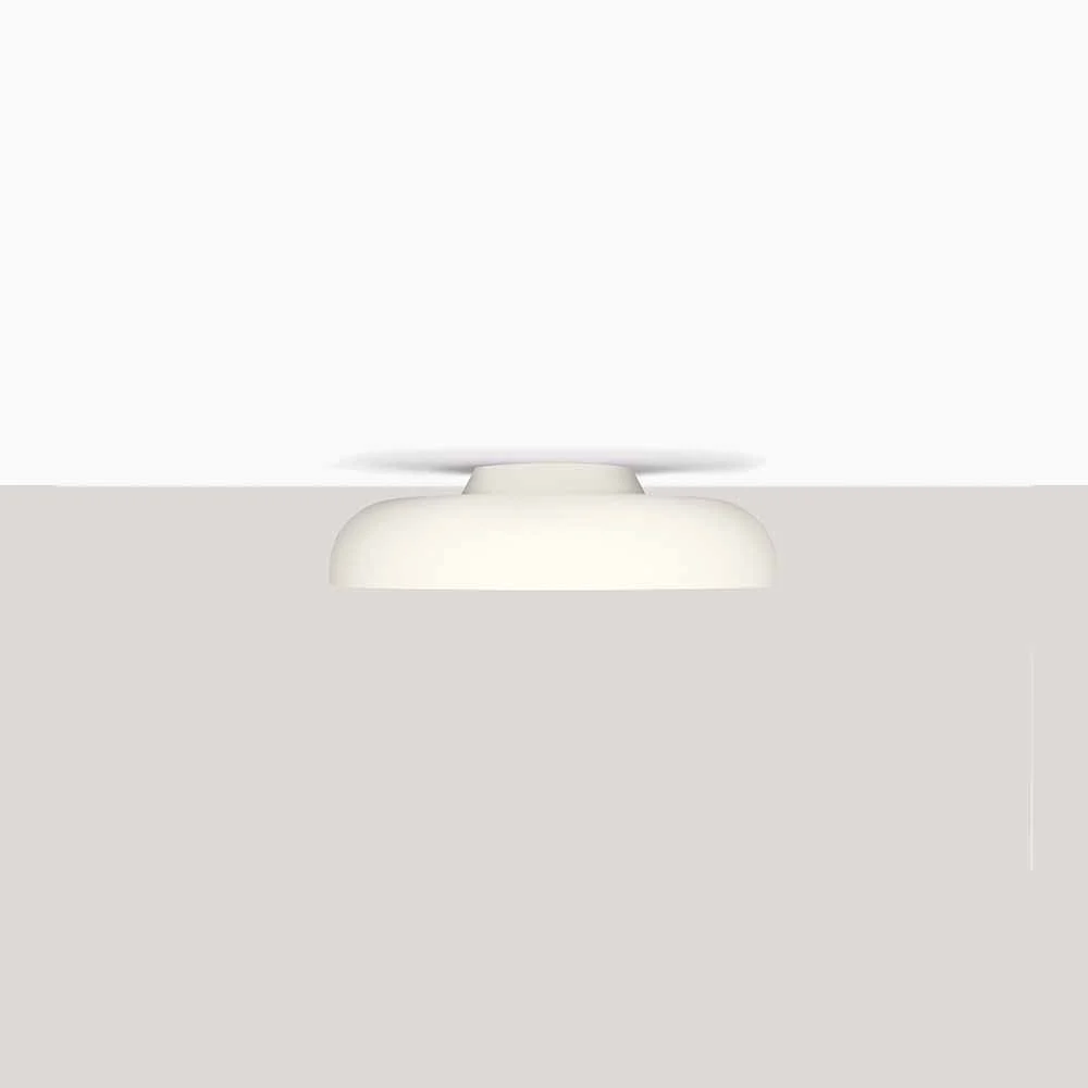 Lampada da soffitto Zero Familily di Lumen Center in quattro finiture e tre dimensioni