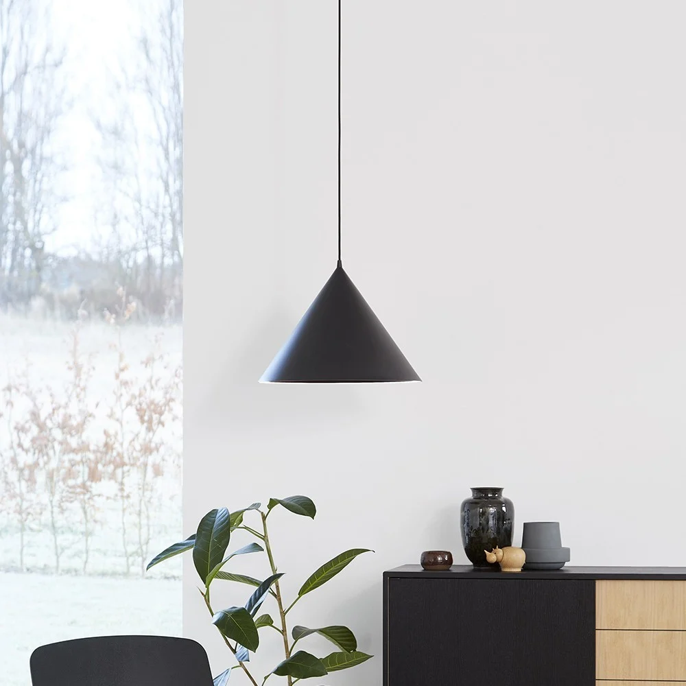 Lampada a sospensione anulare nera
