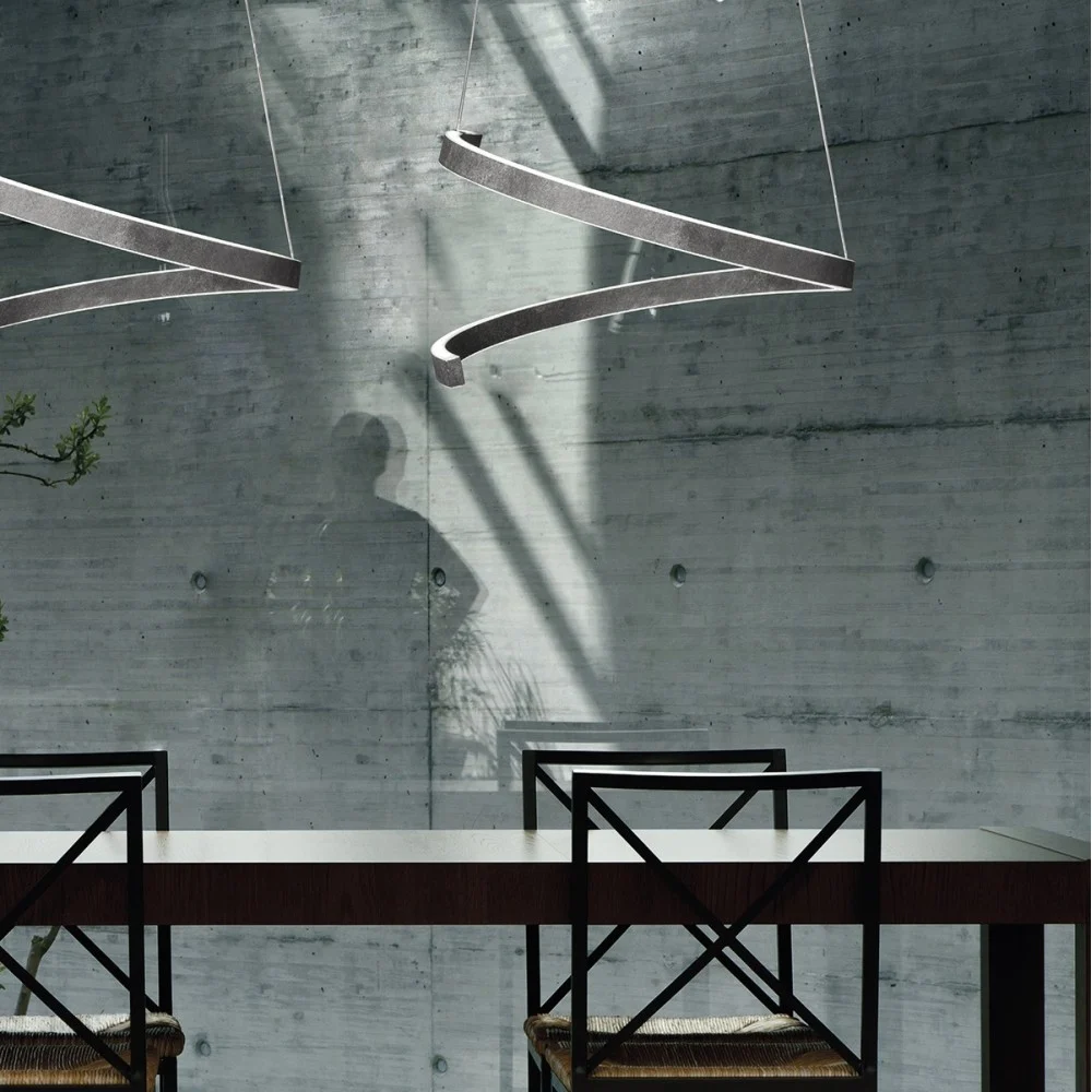 Lampada a sospensione Spira disponibile in due finiture