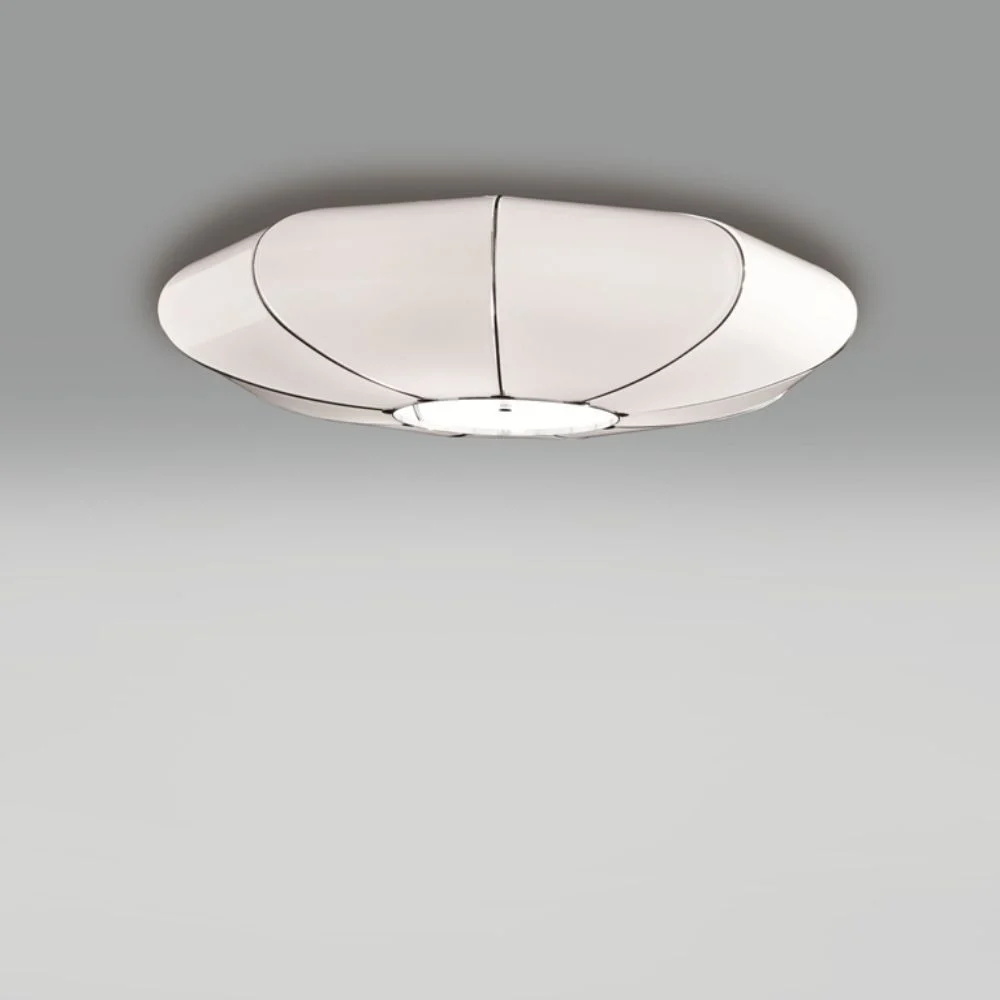 Plafoniera Zeppelin di Selene Illuminazione in due dimensioni