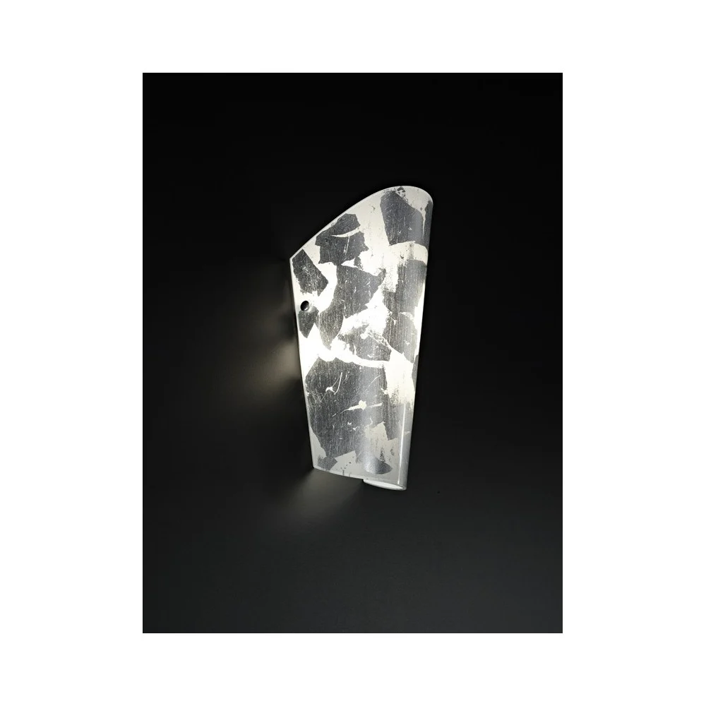 Lampada da Parete Bloom con struttura in metallo e diffusore in vetro in piu versioni di colore