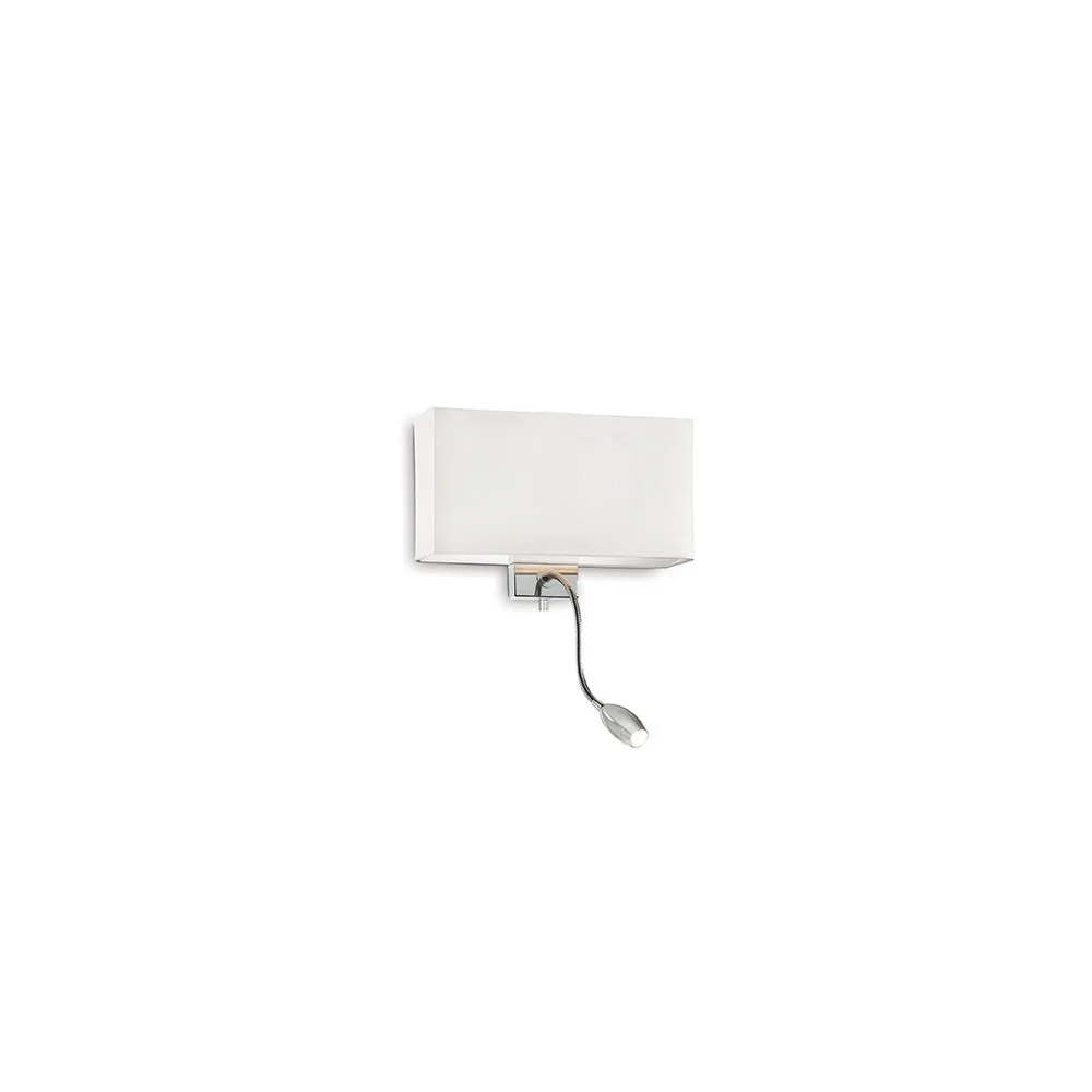 Lampada da Parete Hotel in metallo cromato e paralume in pvc rivestiti in tessuto. Due accensioni