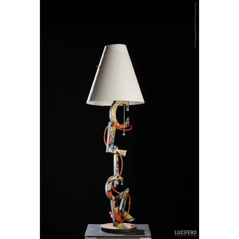 Lampada da Tavolo CLICK di Lucifero Illuminazione realizzate in legno con lampada a led inclusa