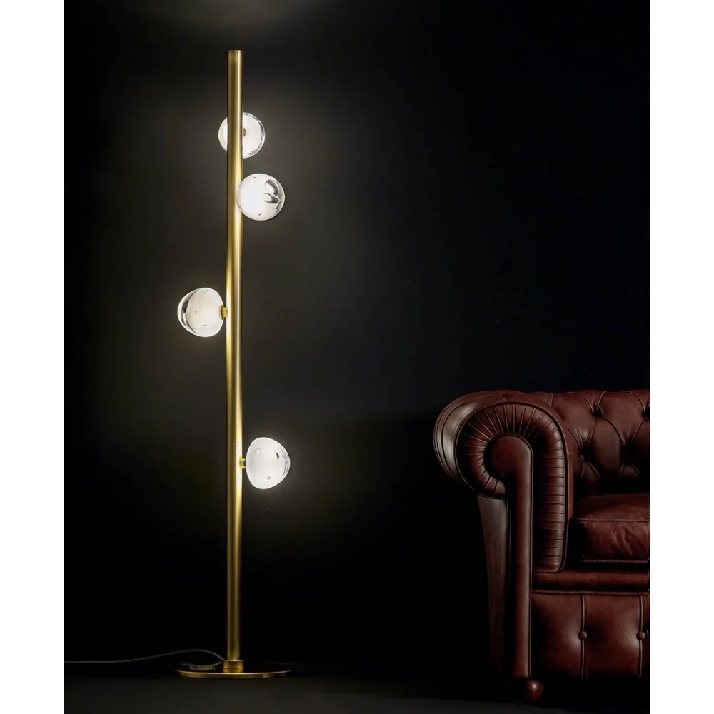 Lampada da terra Diva di Esperia realizzata con struttura in ottone satinato e diffusori in vetro