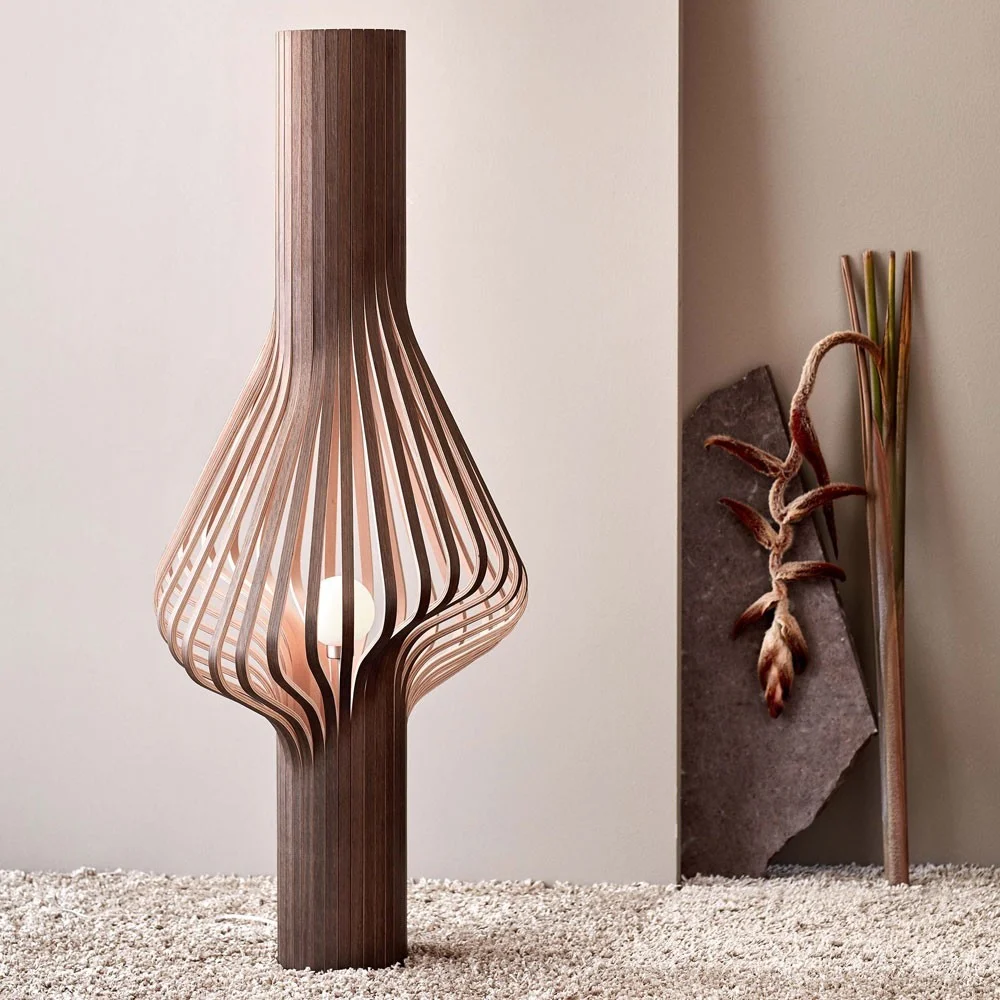 Lampada da terra Diva in rovere affumicato