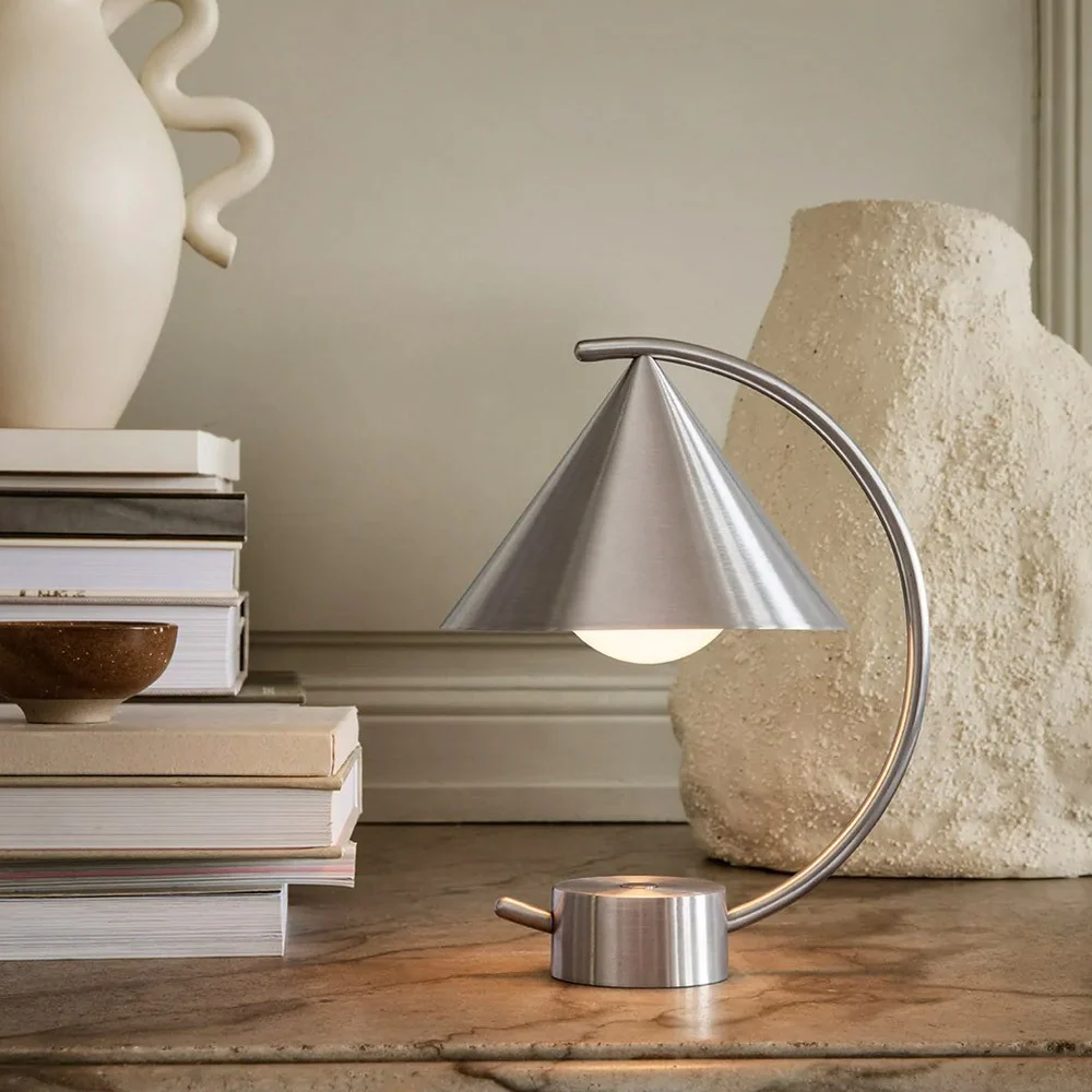 Lampada Meridian in acciaio spazzolato