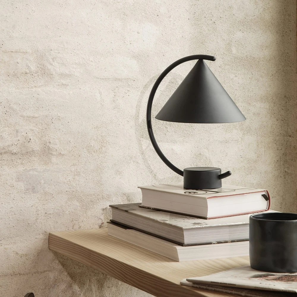 Lampada Meridian nera