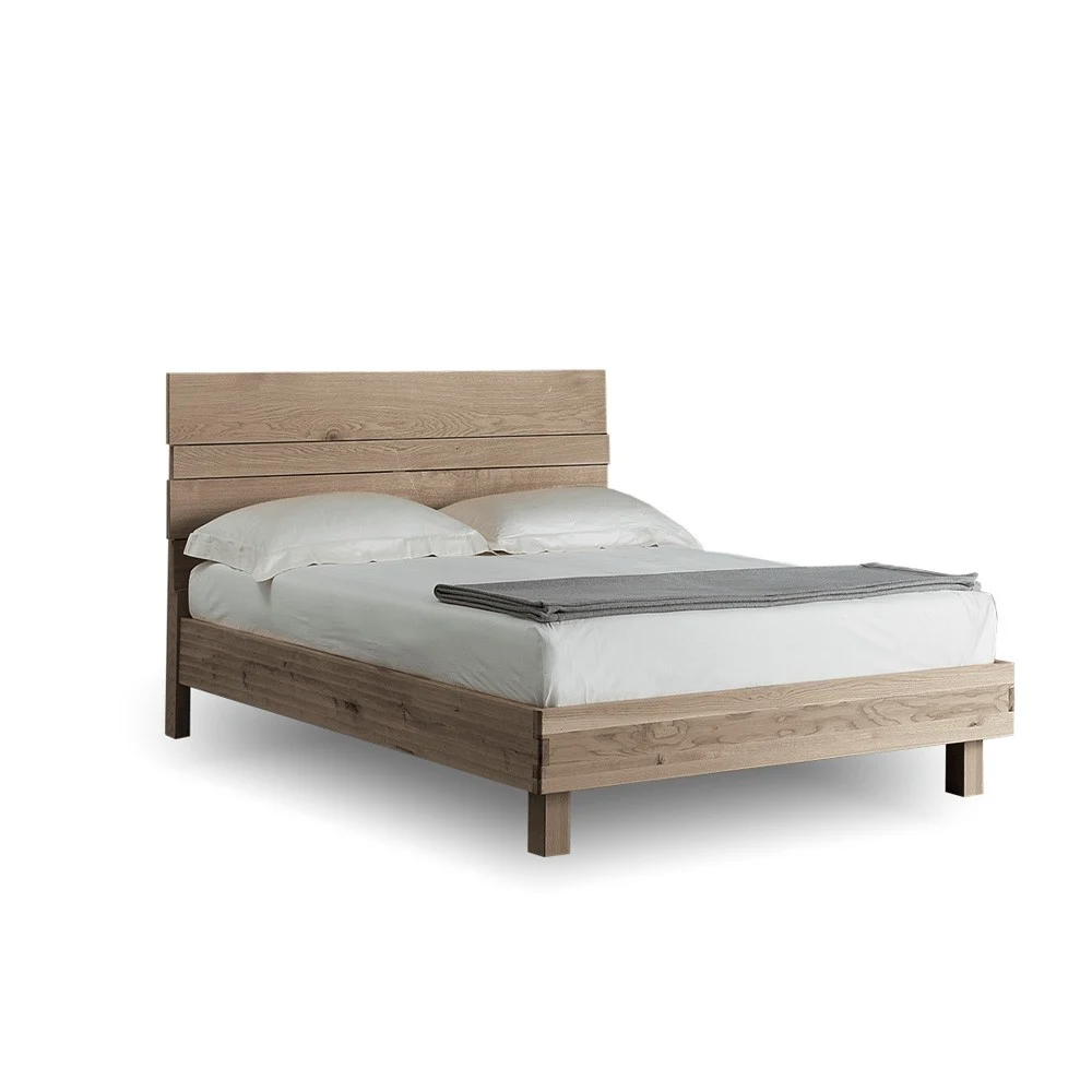 Letto matrimoniale Kenzo di Altacorte realizzato in legno massello